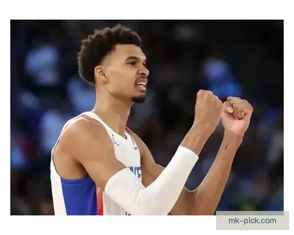 文班亚马无惧季后赛经验不足 科尔称他天生适应体系打法